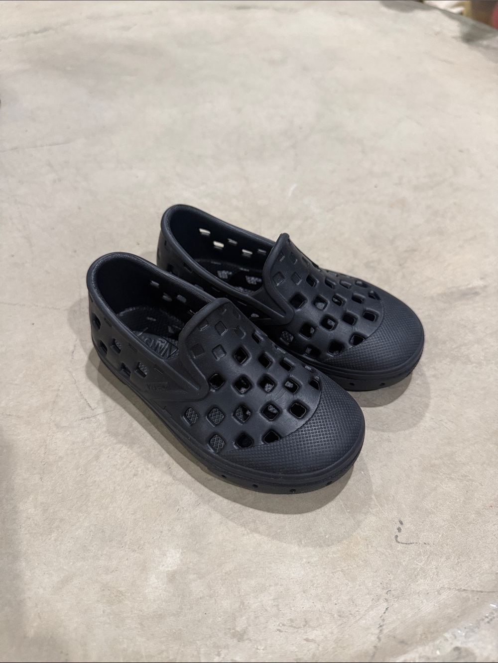 Vans Toddler Waterproof Slip On Trk Shoe Size 7/7c